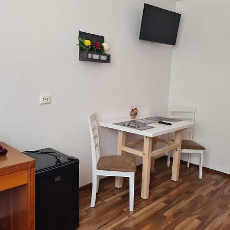 Luca'S Studio 3 ,Close To Therme Bucharest, Airport Otopeni Balotesti Exterior photo